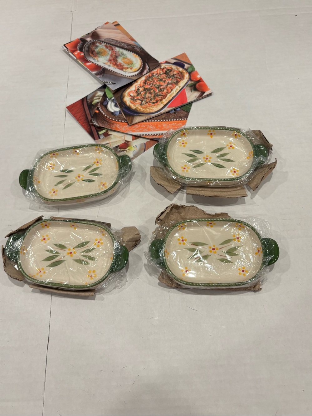 Temptations Floral 4-Piece Dish Set NWT